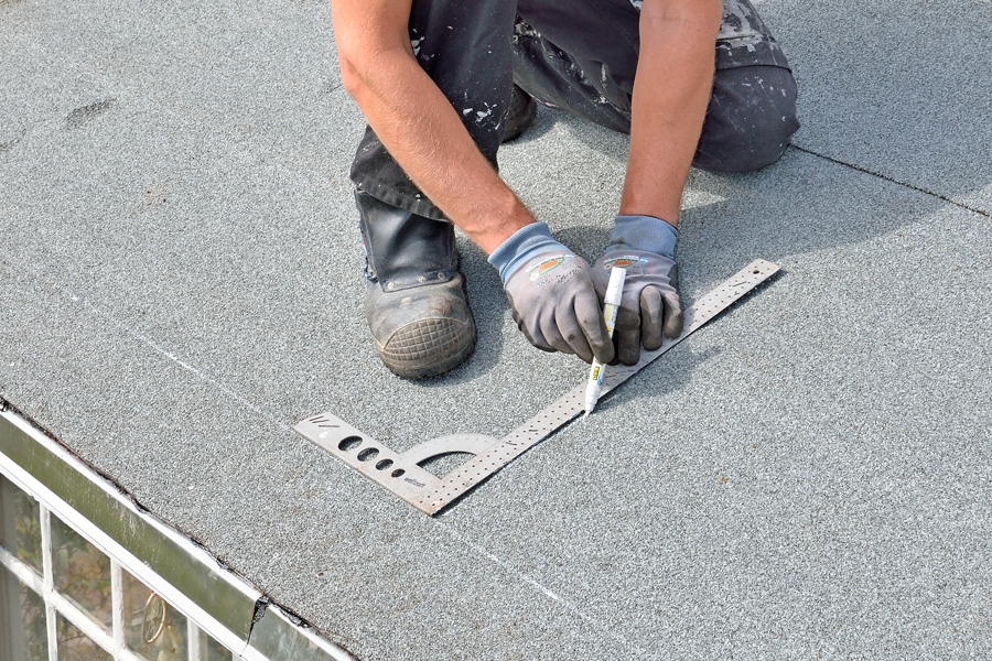 Så lägger du shingel av takpapp: Takytorna