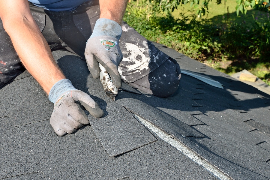 Sådan lægger du tagpap shingles: Tagrygningen