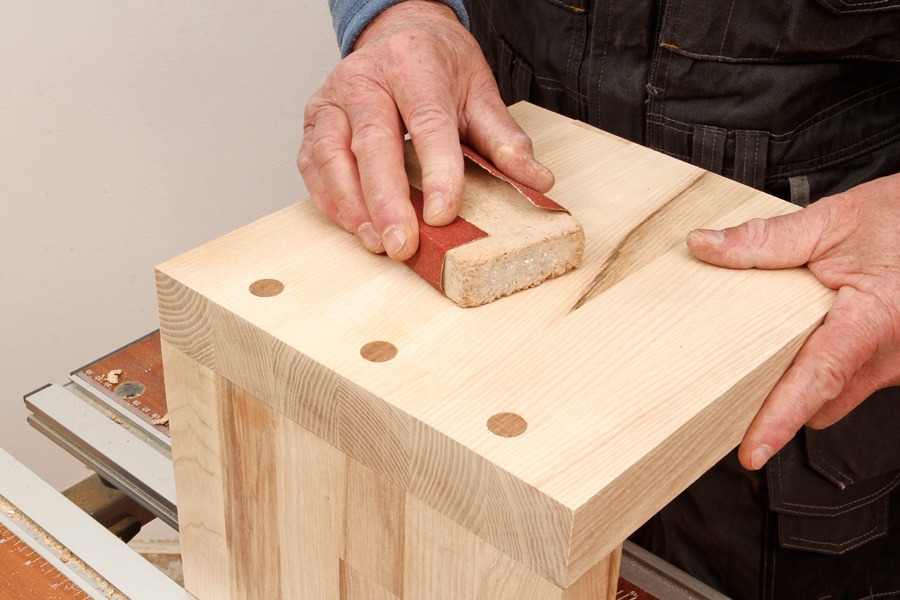 LIITOS NÄKYVILLÄ TAPEILLA