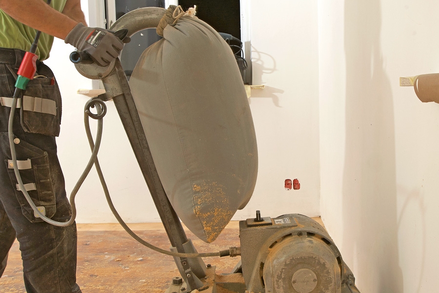 Puulattian hionta: Isojen pintojen hiominen