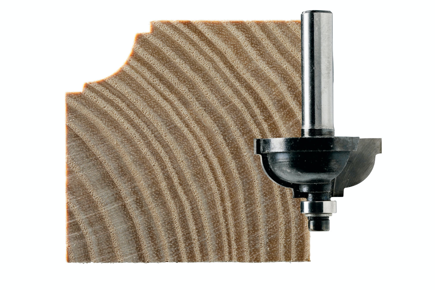 FRÆSEJERN: HULKELFRÆSEJERN MED KANTER: Fræsejernet laver en bue med en lille ret vinkel på hver side og giver dermed en klassisk almueprofil.