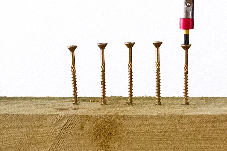 Resultat med skruemaskine: 5 x spånskruer 4,0 x 50 mm