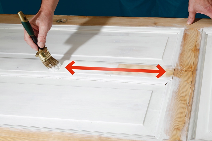 Peiliovien maalaaminen: Maalaa aluksi pystysuunnassa, sen jälkeen vaakatasossa