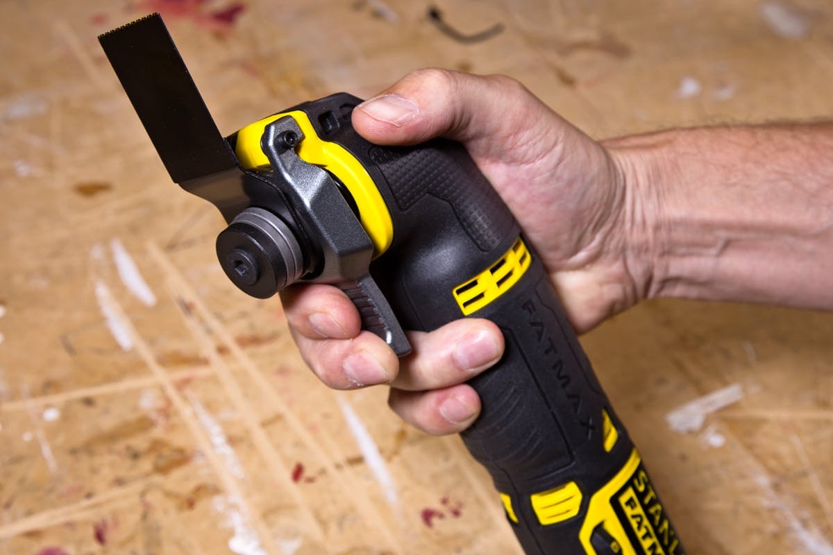 Monitoimityökalun: Helppo työkalunvaihto.