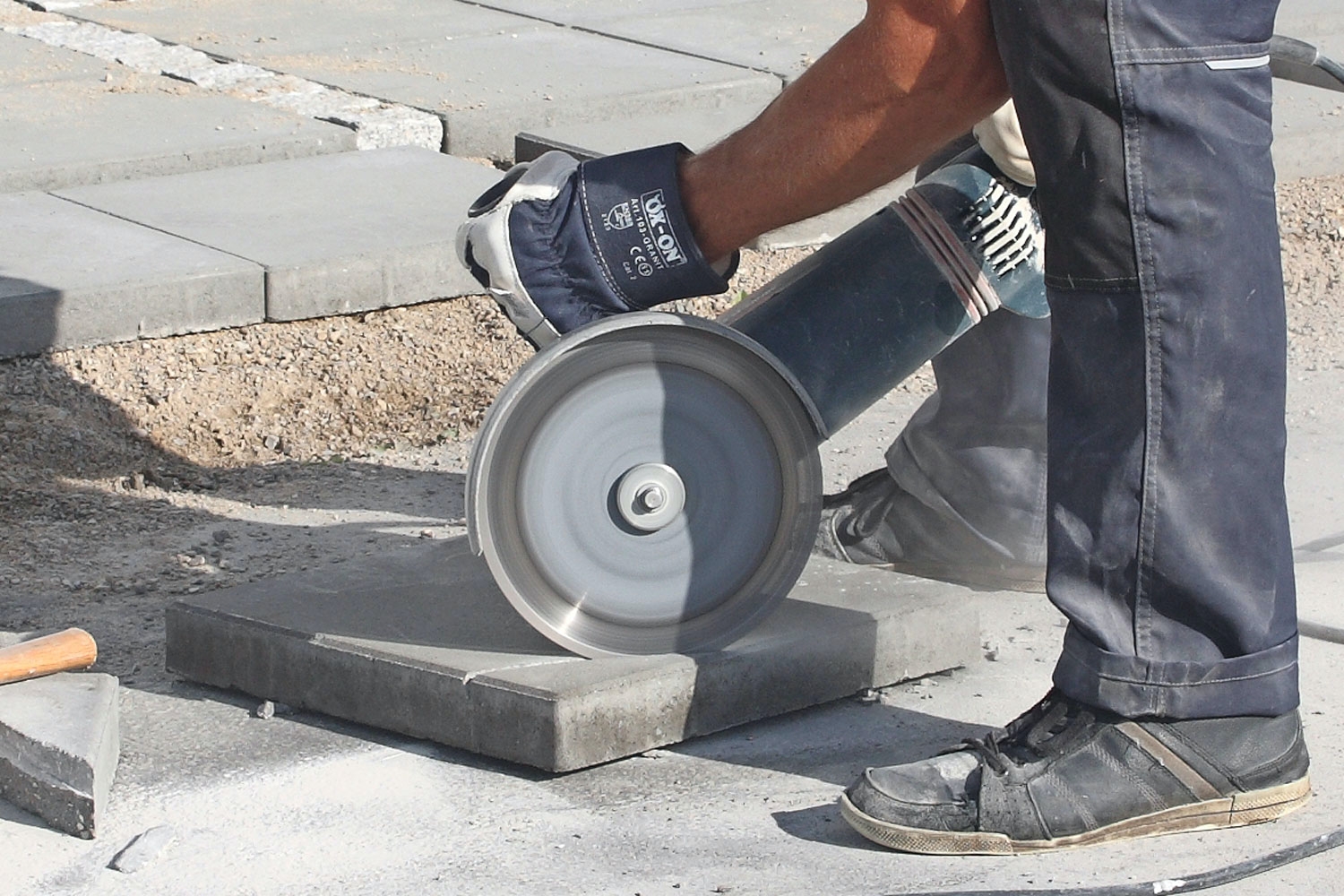 Vinkelsliber i tre varianter: Stor vinkelsliber