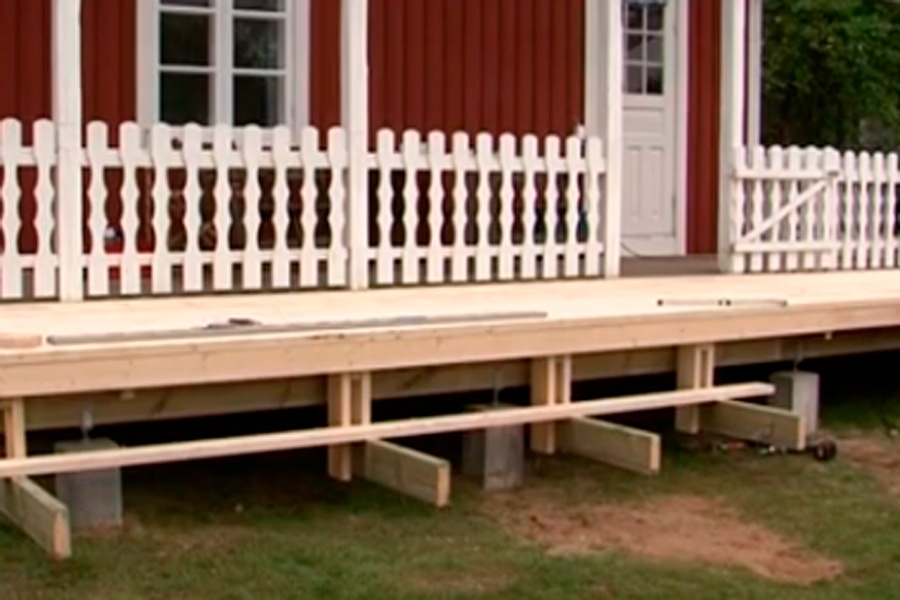 Rekkverk: Hvordan bygger man rekkverk av tre til en terrasse?