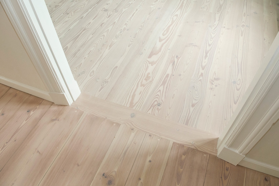 Fri for dørtrin - Vi viser, hvordan du fjerner det gamle dørtrin, og får et flot resultat.