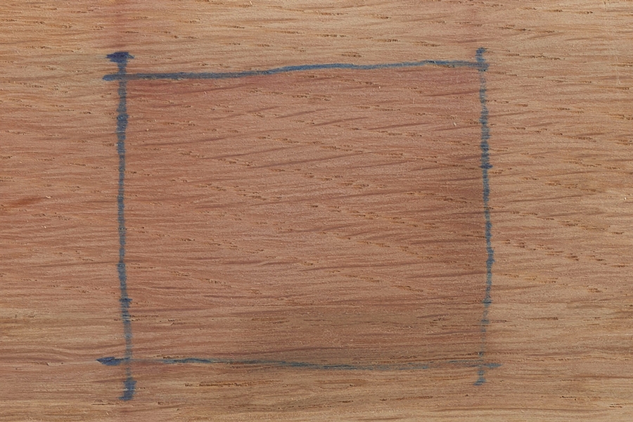 Sopiiko tammi pöytälevyksi? Punaviini ei värjää puuta yhtä pahasti kuin punajuuri.