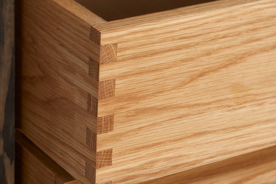 LÅDA MED FINGERSKARVAR