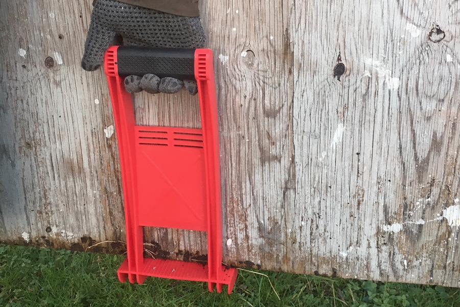 Levypolkimella on helppo nostaa myös isoja levyjä.