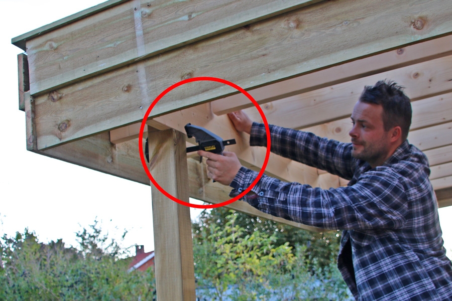 Uanset om du skal spænde eller løsne, så kan det klares med én hånd.