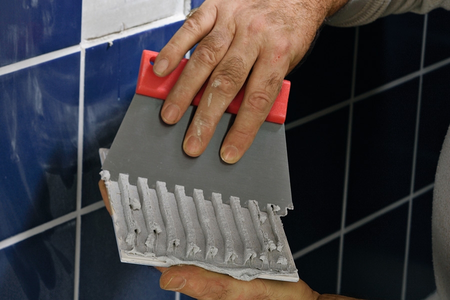 Vaihda seinätai lattialaatta: Pienet laatat