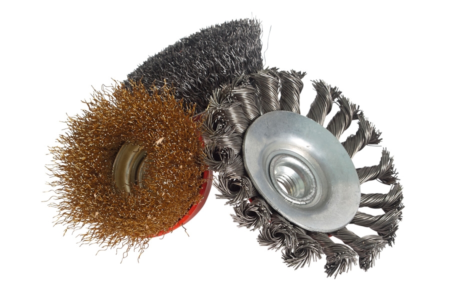 Effektive børster til afrensning af maling og rust.