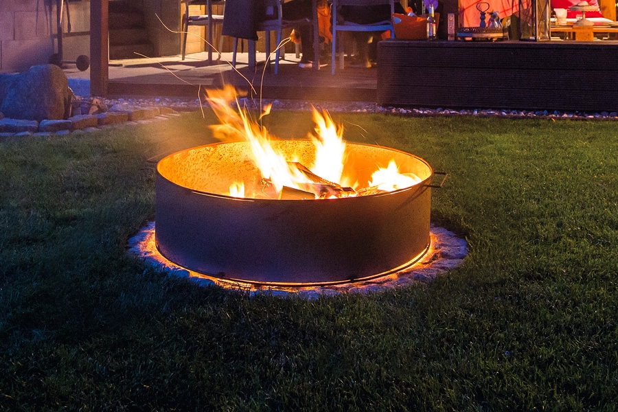 Projektet är som gjort för dig som vill lära dig svetsa. Du ska nämligen själv svetsa stålplåten som utgör eldstaden.