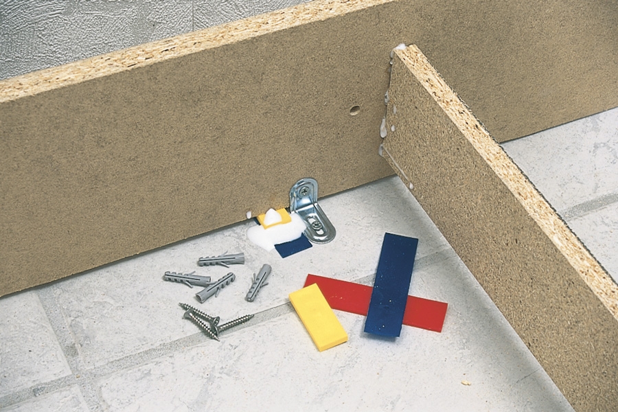 Sokkel til kjøkken: Kiler eller avstandsklosser