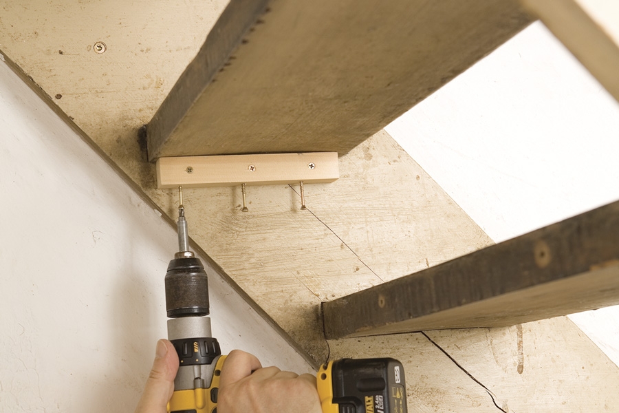 Trappe knirker_Sådan gør du når trappen knirker