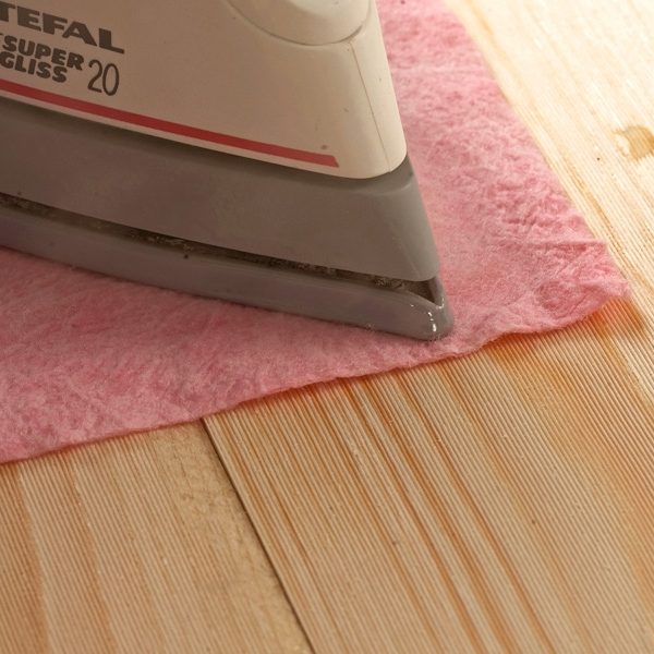 Reparere parkett med strykejern