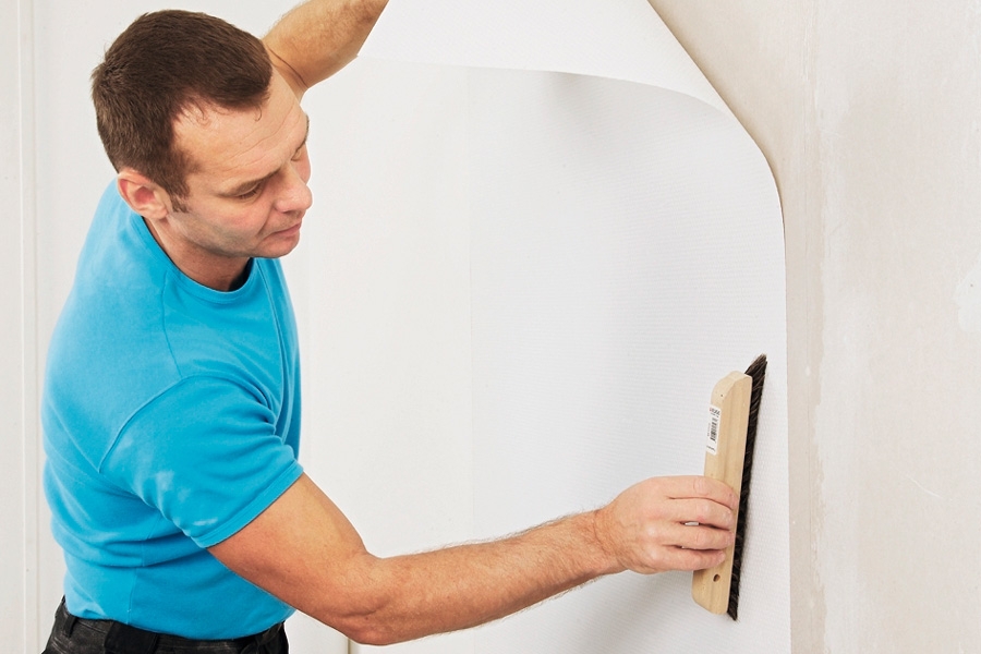 Væv og filt skal mættes, før det males.