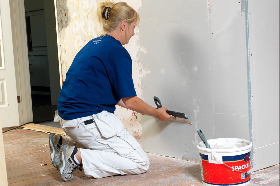 Kevyttasoite: Seinien ylitasoittaminen