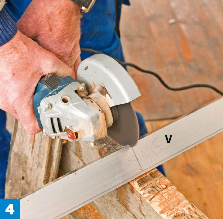 Bygga Cykelgarage: Skenorna till vagnen med cyklar