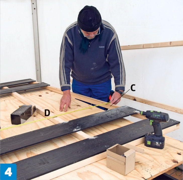 Bygga Cykelgarage: Garaget som vagnen körs in i