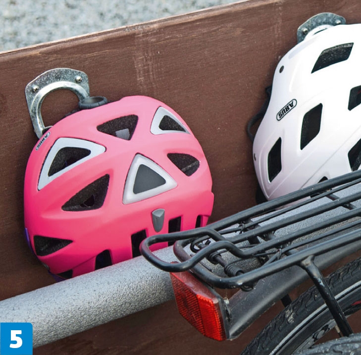 Bygga Cykelgarage: Vagnen byggs och ställs in i garaget