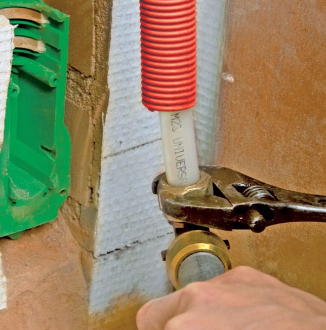 Gjem de stygge varmerørene i veggen