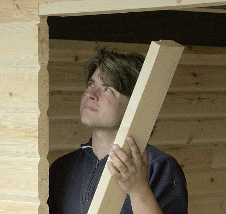 Stuga byggsats: Fönster- och dörröppningarna