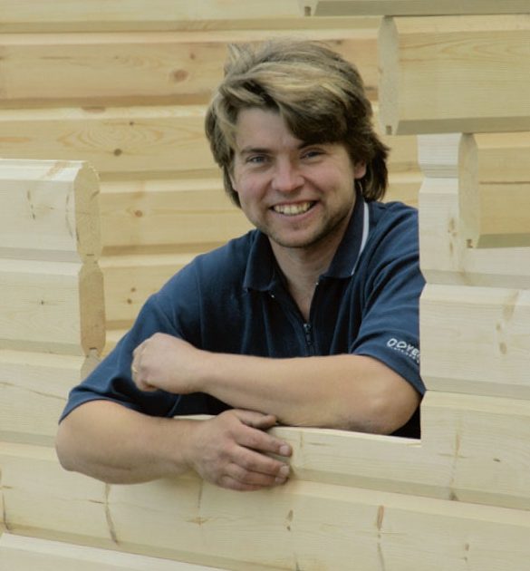 Rakenna mökki: Seinä tuntuu notkuvan pahasti