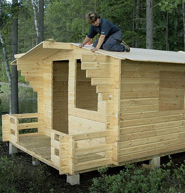 Rakenna mökki: Katto syntyy nopeasti ja pian on