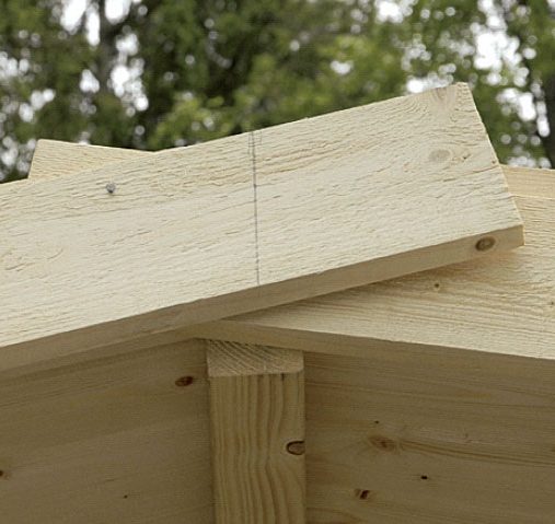 Rakenna mökki: Aseta laudat ensin päällekkäin