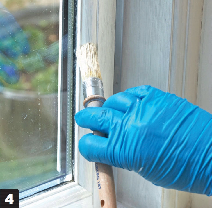 Ikkunoiden maalaaminen sisäpuolelta
