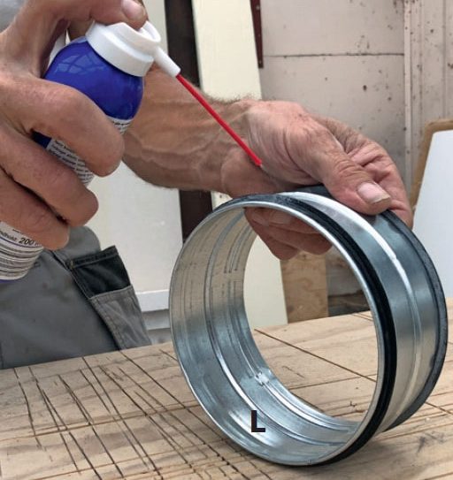 Sprut litt silikonolje på røret til varmeflyttingsanlegg