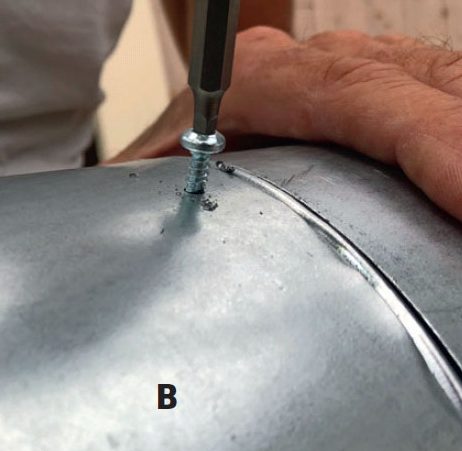 Ge varje skarv till värmeflyttaranläggning tre självborrande skruvar