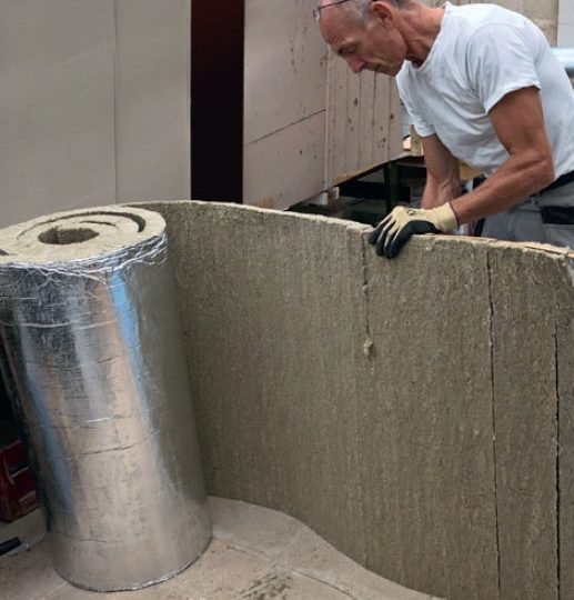 Leikkaa eristeet sopiviksi putkien ja muiden osien ympärille