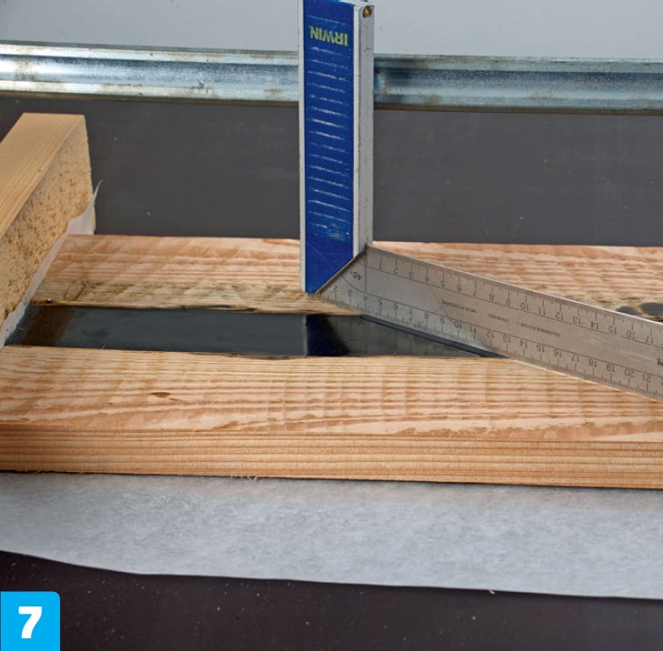 Resin: Når resinen er herdet, heller du på et nytt lag på samme måte.