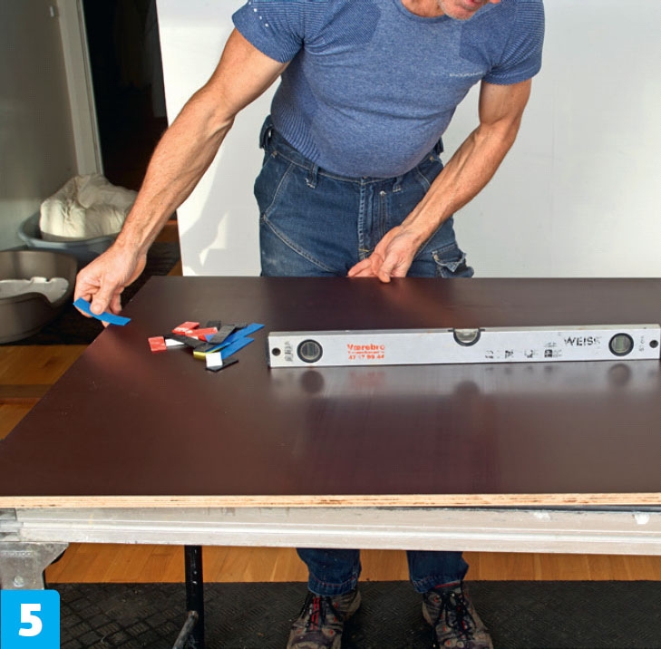 Epoxy resin: Använd ett bra arbetsbord och se till att det är vågrätt.