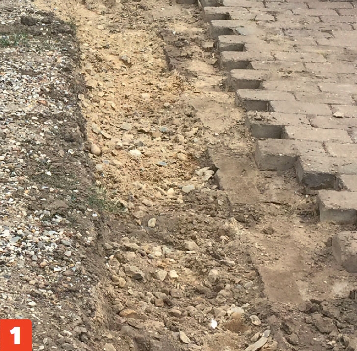 Kantblokke: Fliserne pilles op.