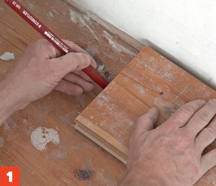 Merkitse paikkapalan kohta lattialaudan avulla