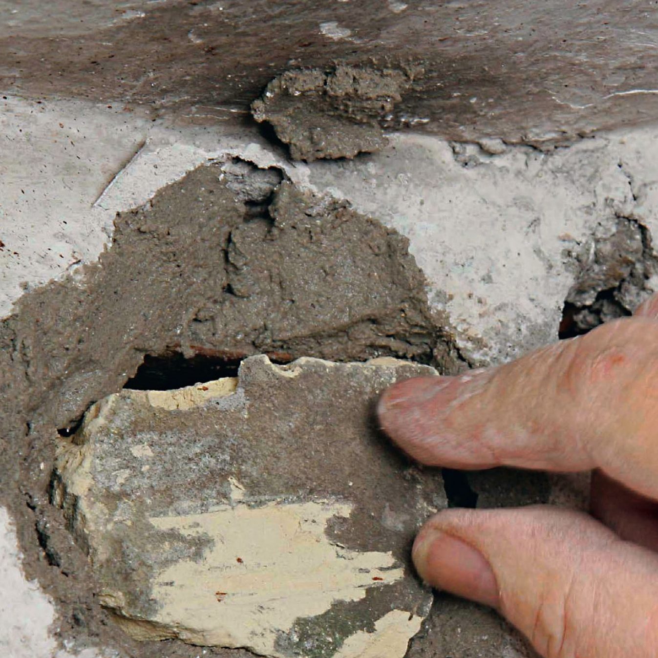 Tiiliseinän paikkausmassa