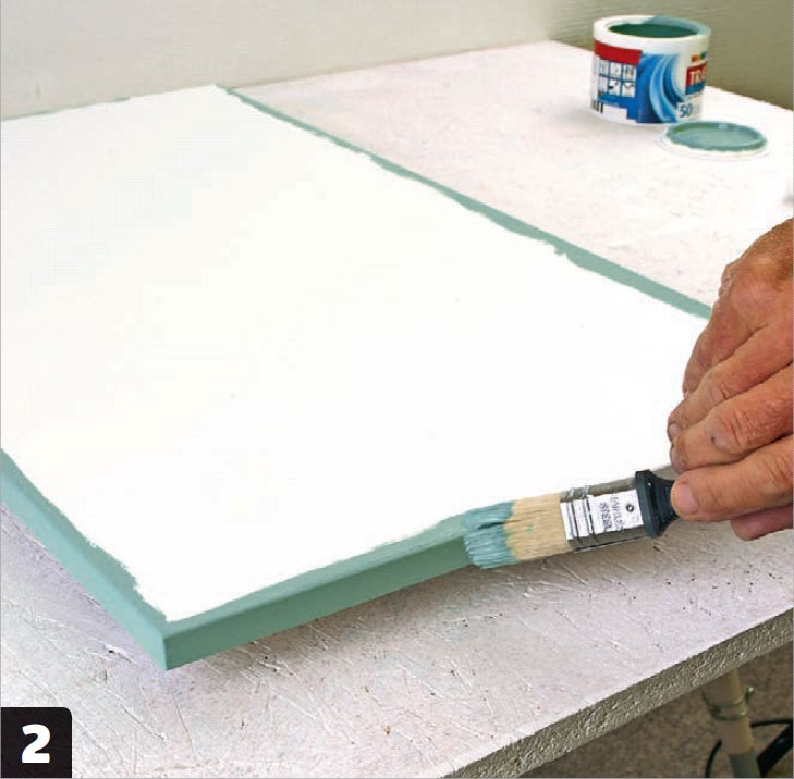 Måla köksluckor själv: Precis som när vi grundade, börjar vi med kanterna.