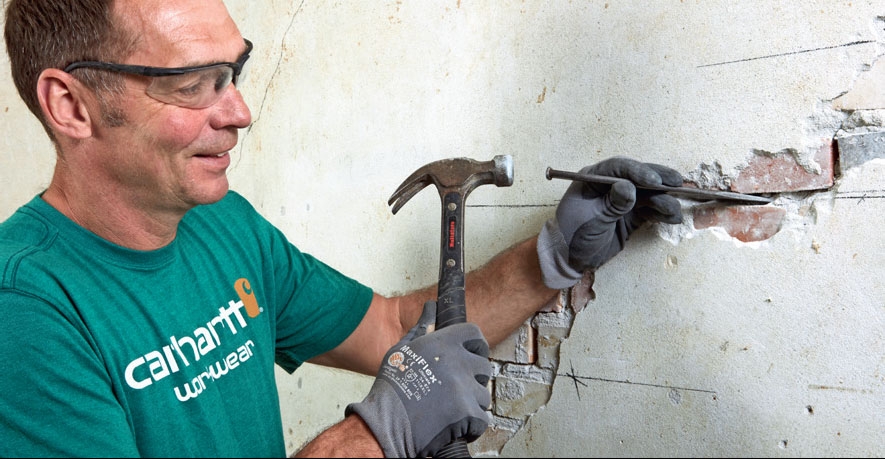 Reparation af sætningsskader med hammer og mejsel