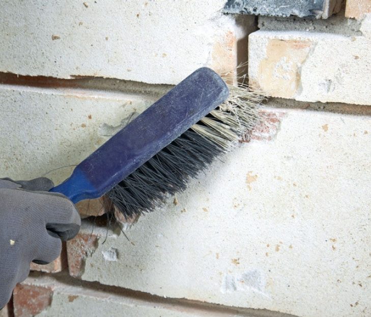 Setningsskader: Rengjøring av fugene er viktig