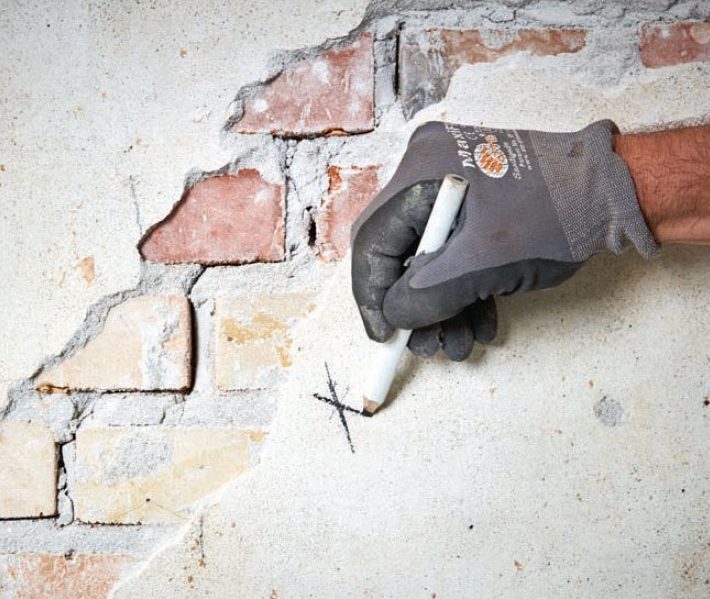 Sättningar i hus: Markera de fogar som ska fräsas ut