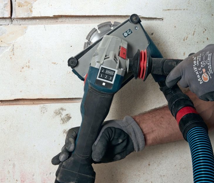 Sättningar i hus: Fogarna fräses här 2,5 cm djupa