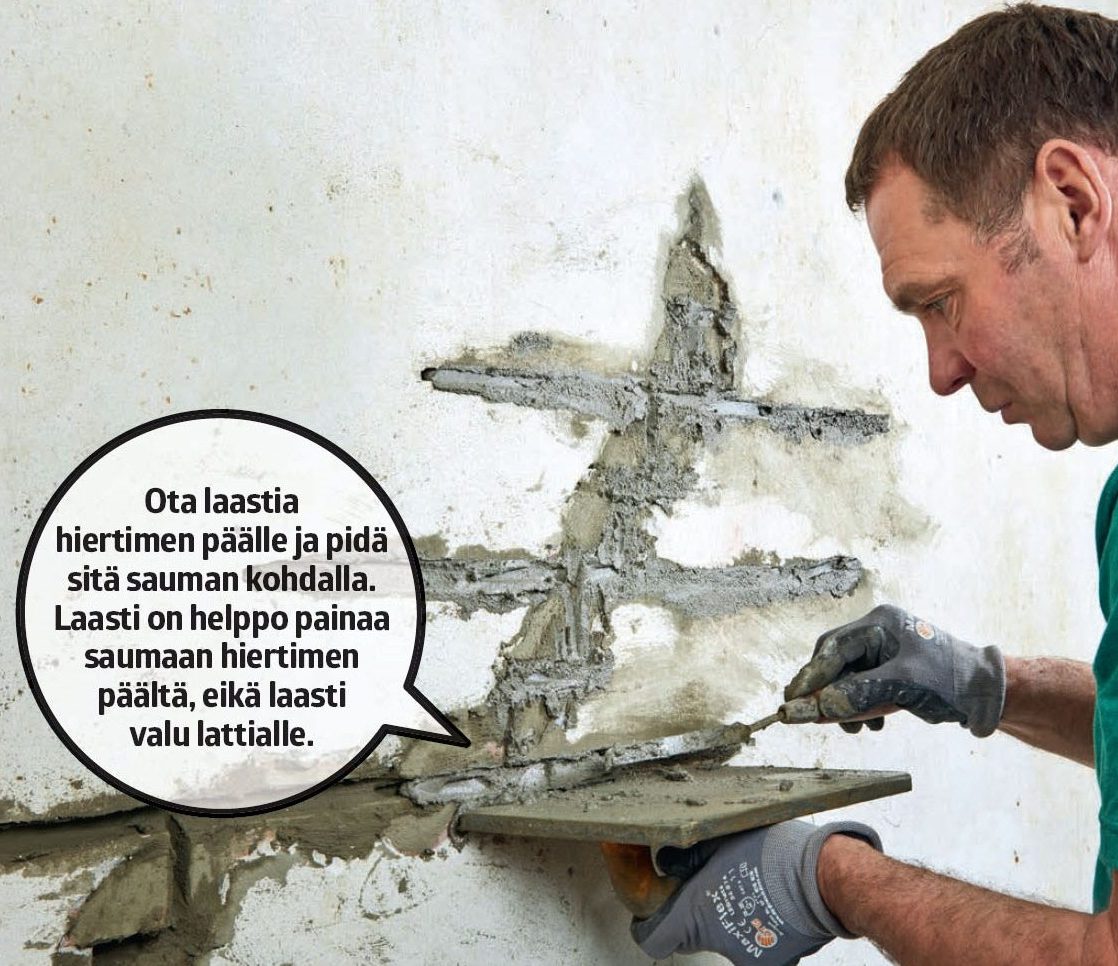 Halkeama seinässä: Täytä saumat kokonaan