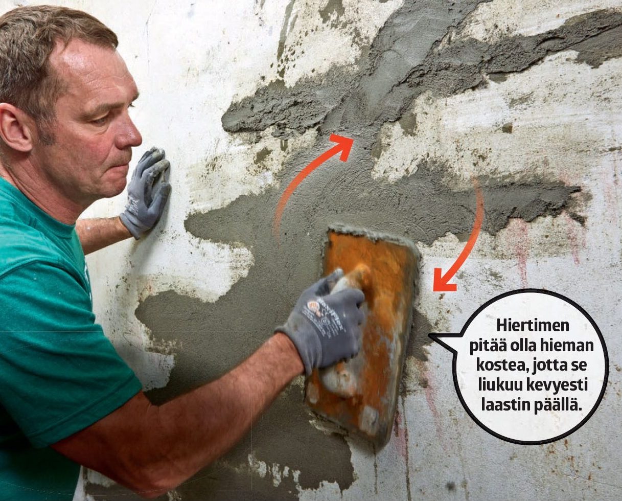 Halkeama seinässä: Tasoita laasti hiertimellä