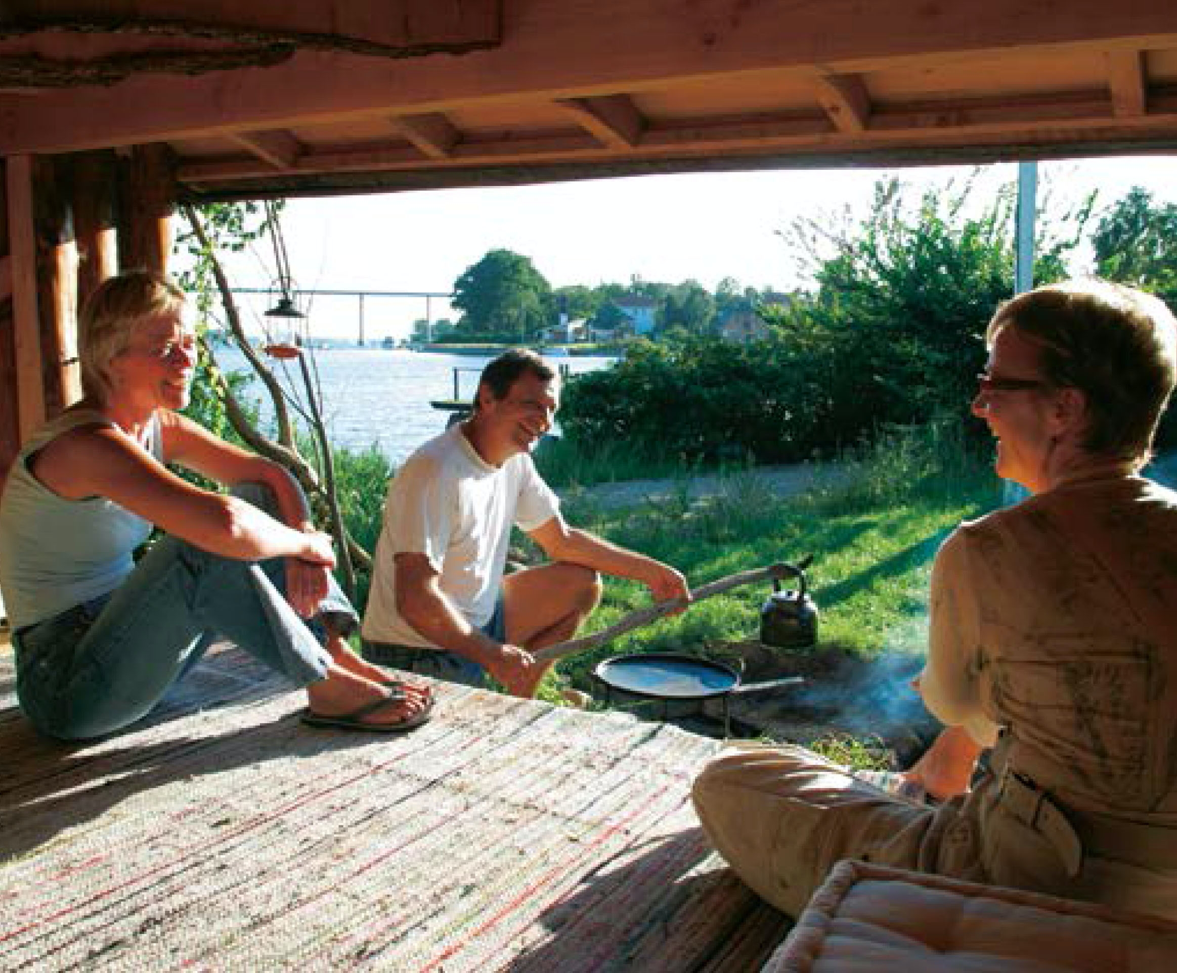 Bygge gapahuk i hagen