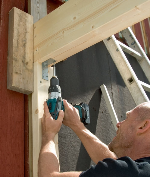 Lasiterassi: Tolppa ja yläjuoksu yhdistetään