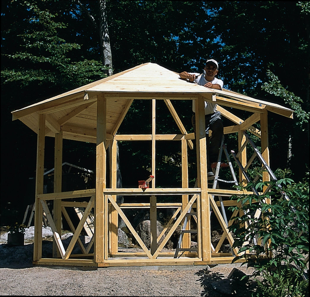 Bygga åttakantigt lusthus